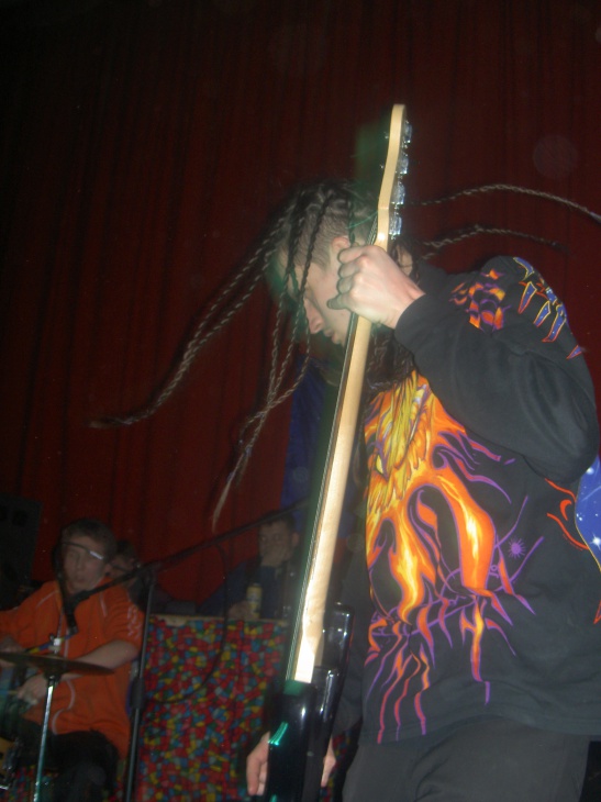 Фото Концерт в к/т "Спутник" 23 декабря 2004